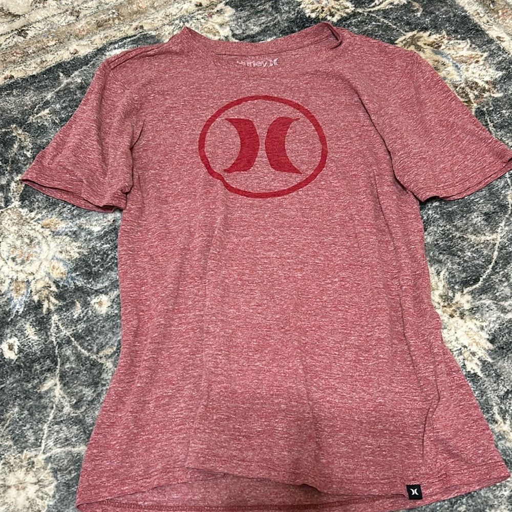 Women’s ashy red Hurley shirt. Size S